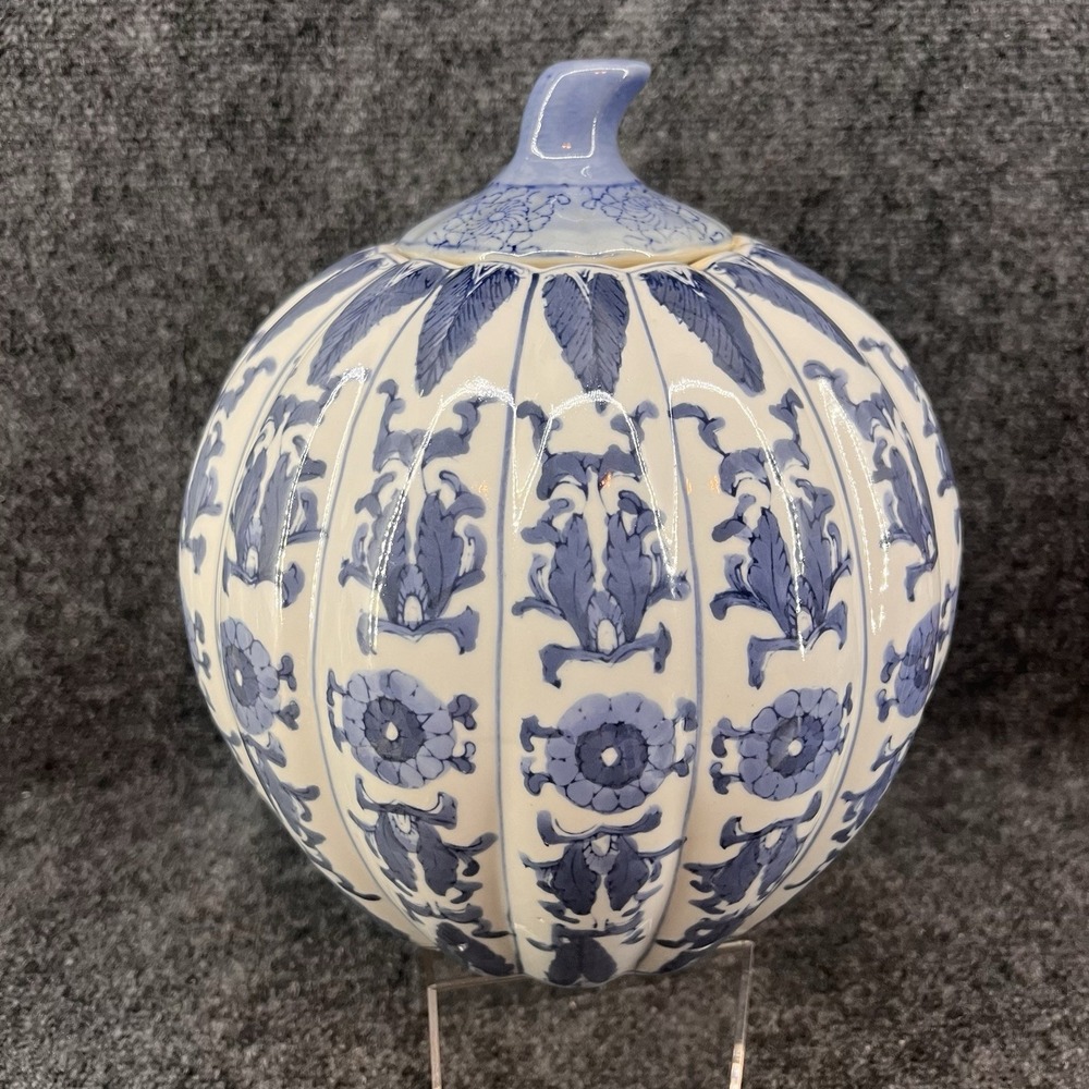 Vtg 10.5" Chinese Porcelain Chinoiserie Blue & White Pumpkin Shaped Ginger Jar